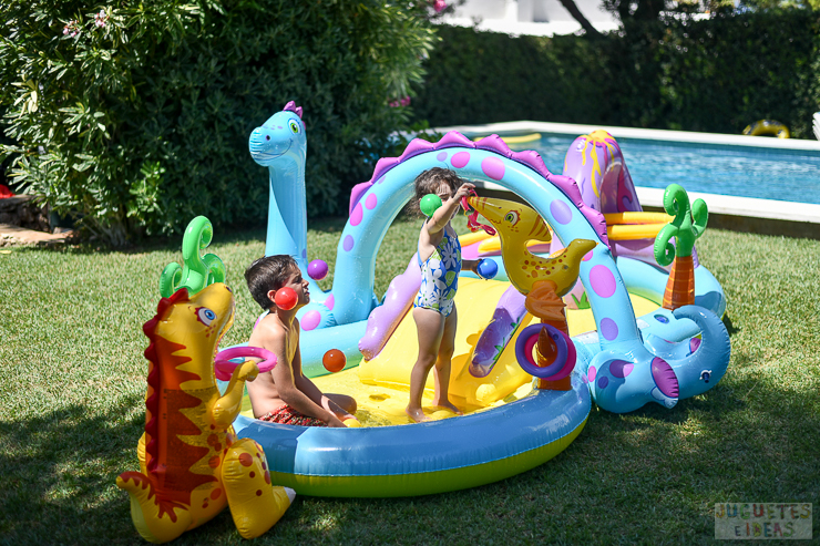 centro-de-juegos-acuatico-dinoland-de-intex-blog-de-juguetes-18