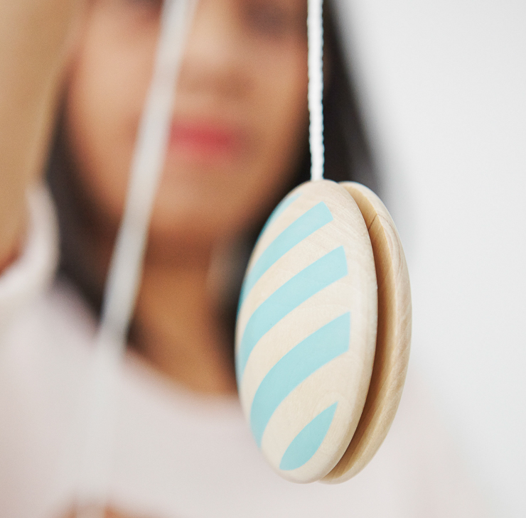 ikea-lattjo-2015-nina-yoyo-abedul-pintado-laca-PH129515-lowres