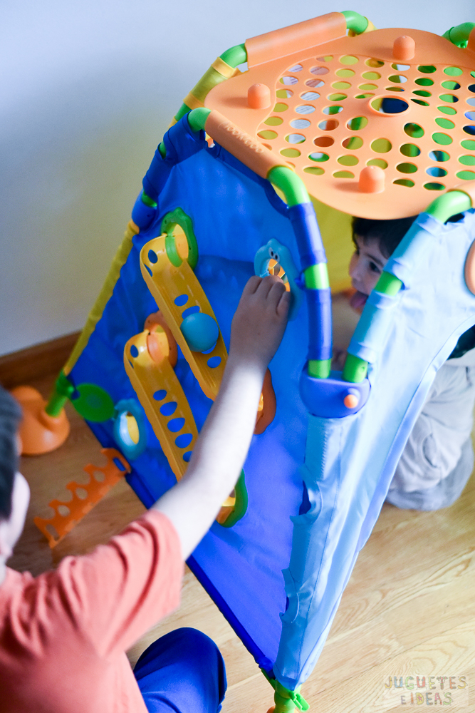 yookidoo-discovery-playhouse-la-casita-plegable-de-actividades-de-toctoys-sorteo-en-juguetes-e-ideas-13