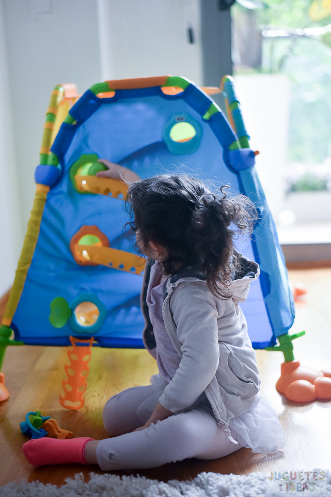 yookidoo-discovery-playhouse-la-casita-plegable-de-actividades-de-toctoys-sorteo-en-juguetes-e-ideas-15